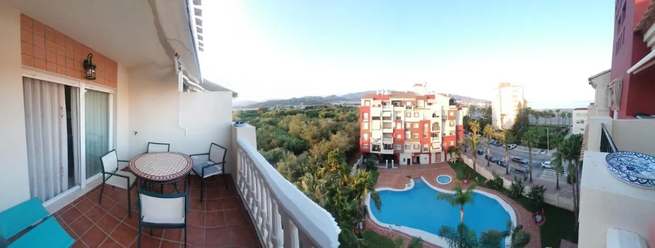 Apartamento Precioso Atico a pie de playa con piscina. Motril España